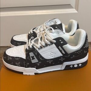 Louis Vuitton Men’s Black & White Monogram Low-Top Sneaker